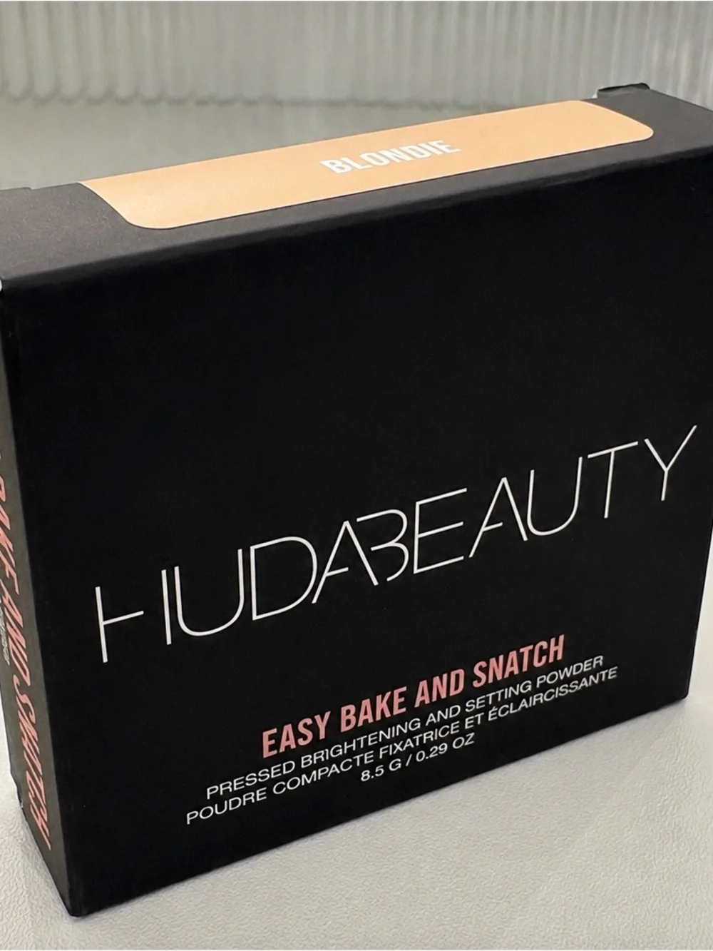 HUDA BEAUTY Easy Bake and Snatch Pressed Brightening & Setting Powder - Blondie